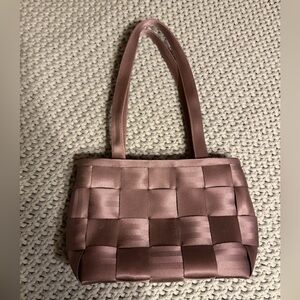 Harvey’s seatbelt purse